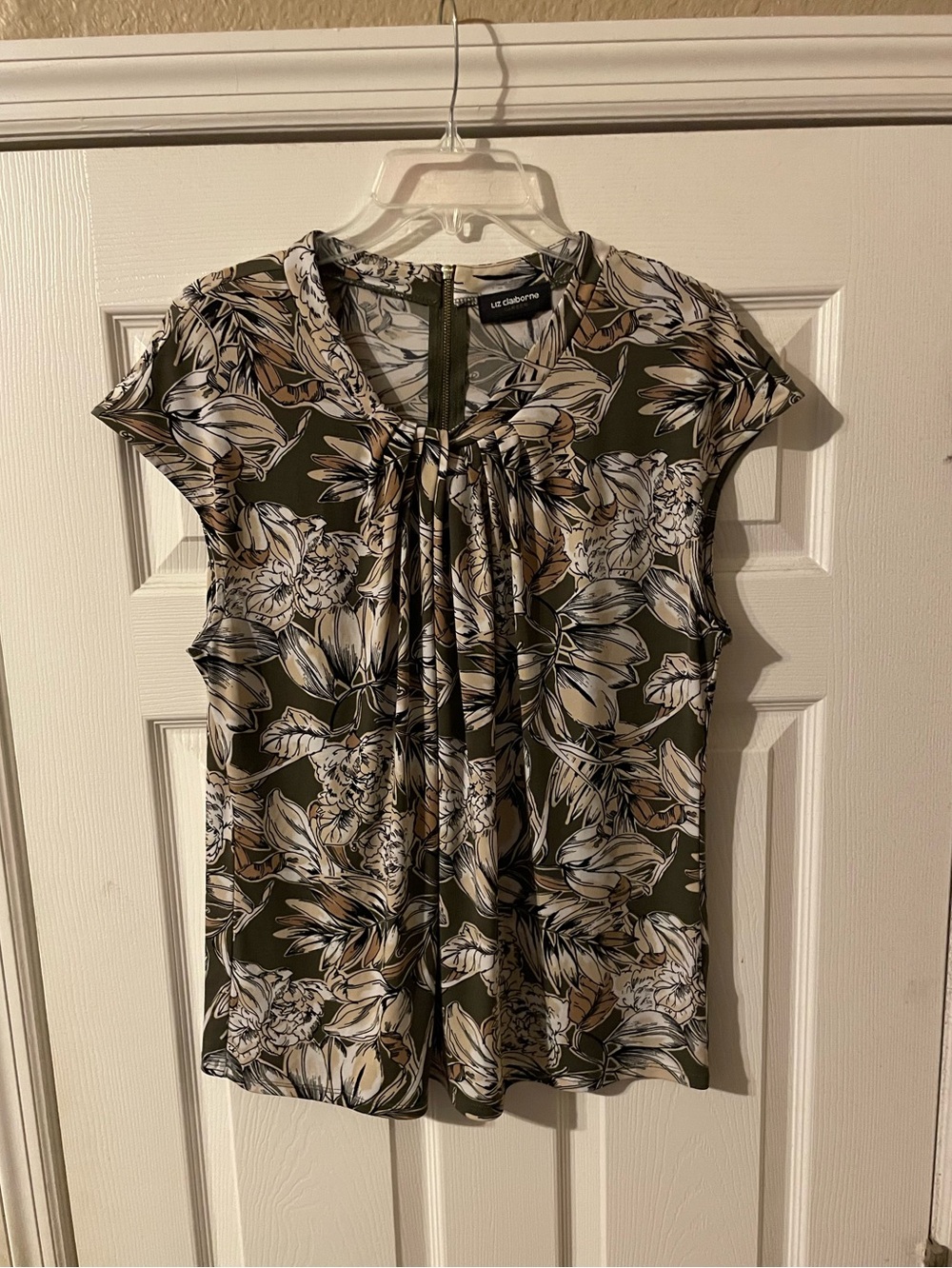 Liz Claiborne Women’s Olive Floral Pleated Cap-Sleeve Top